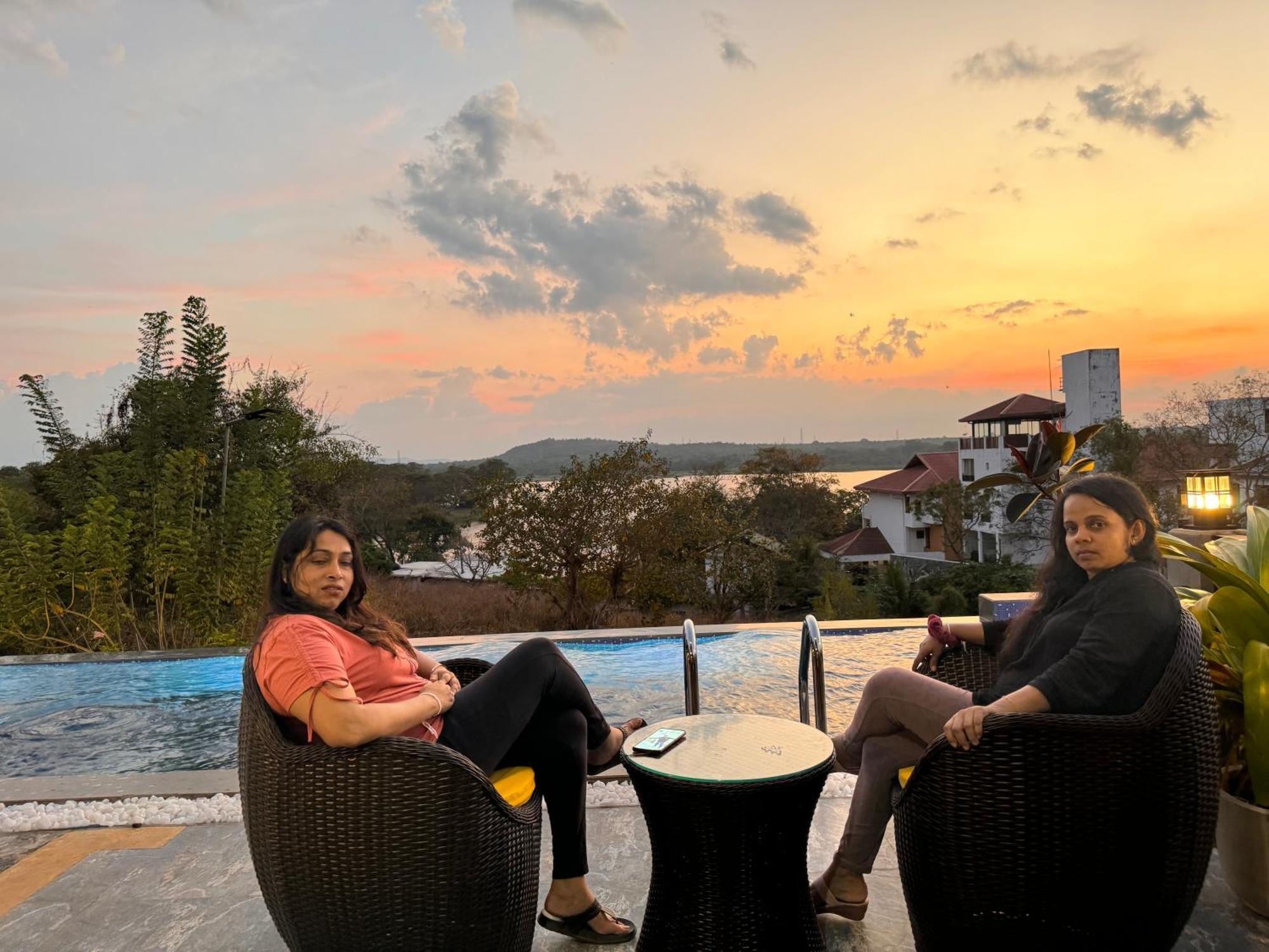 Sundown Lake Hotel & Spa Habarana Kültér fotó